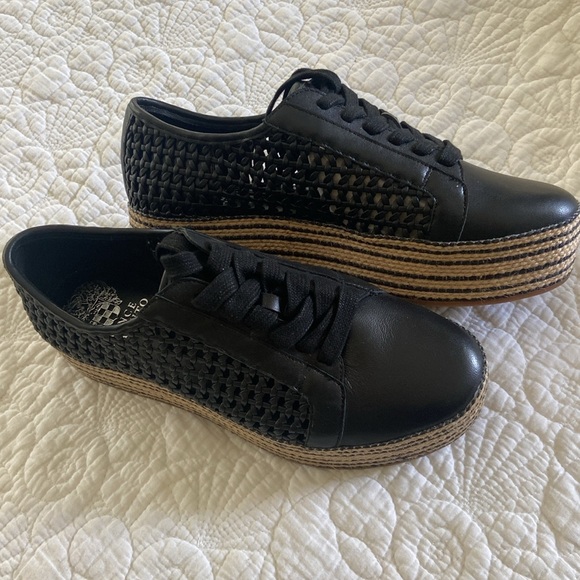 Vince Camuto -sz 7 1/2 Black - Picture 2 of 3